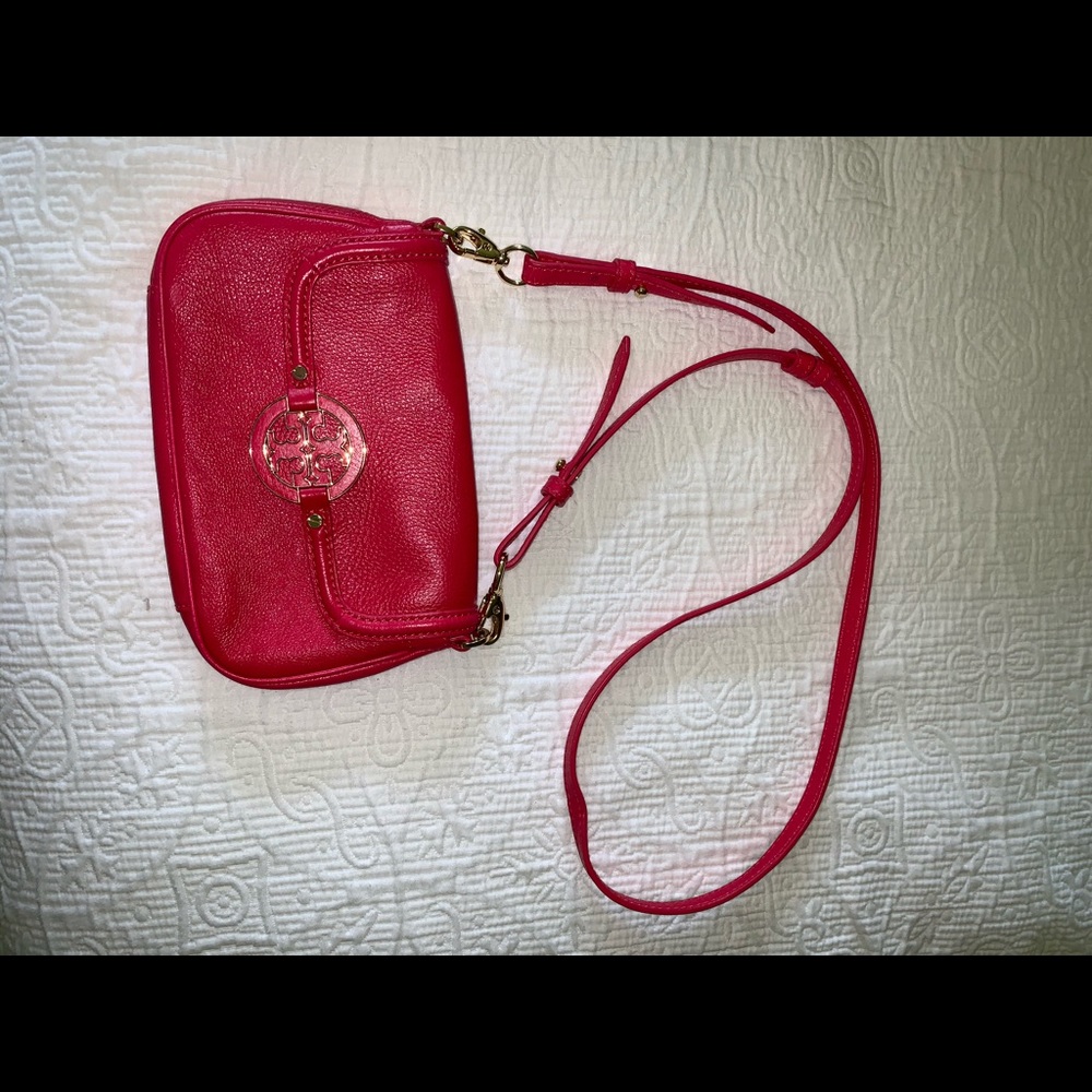 TORY BURCH pink cross body purse (magnetic close)